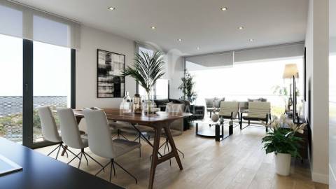 Apartamento t3 com varanda e vista mar