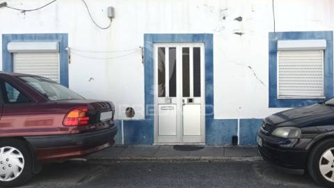 Moradia térrea em sarrilhos pequenos – aluguer vitalício