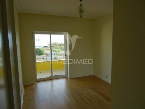 Arrendar excelente t3, c/varandas, s. domingos rana, cascais