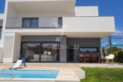Moradia isolada t4 granjas novas