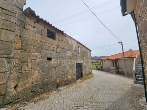 Moradia em ruínas