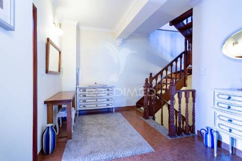 Vende, moradia t3 garagem e sótão – pinhal de frades