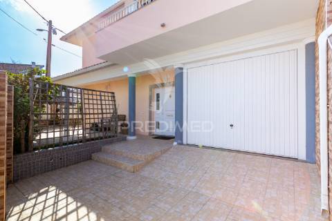 Vende, moradia t3 garagem e sótão – pinhal de frades