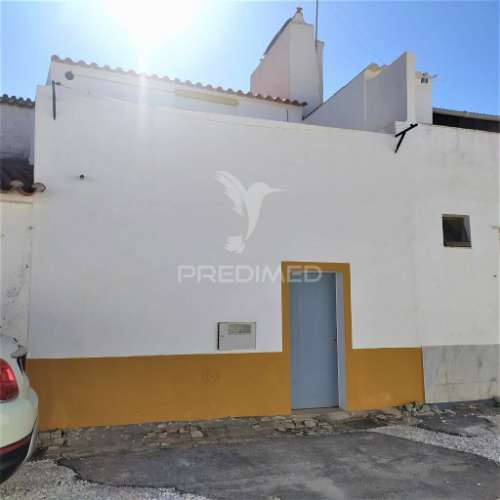 Moradia r/c e 1º andar em sousel