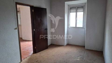 Moradia t2 em arneiro das milhariças, santarém.
