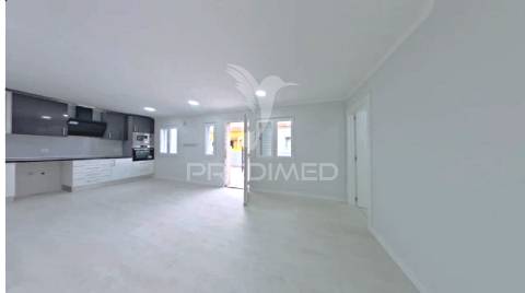 Moradia t3 - 4 assoalhadas- remodelada -setúbal.
