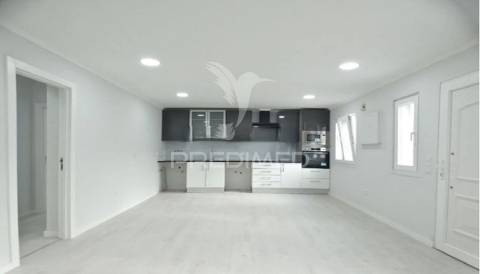 Moradia t3 - 4 assoalhadas- remodelada -setúbal.