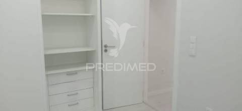 Moradia t3 - 4 assoalhadas- remodelada -setúbal.