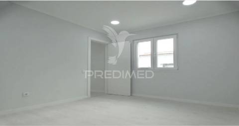 Moradia t3 - 4 assoalhadas- remodelada -setúbal.