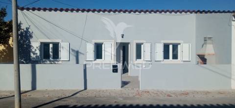 Moradia t3 - 4 assoalhadas- remodelada -setúbal.