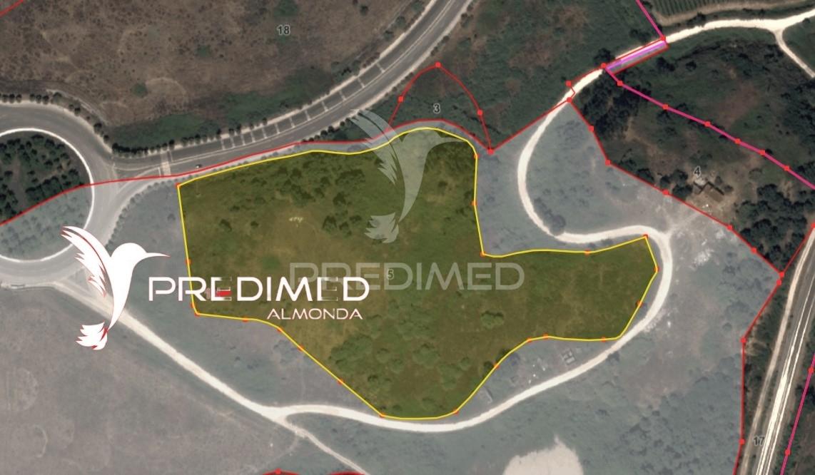 Terreno comercial com área total de 20.316 m2