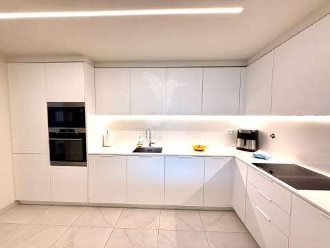 Apartamento t2 luxo, frente mar, bayline, armação de pêra