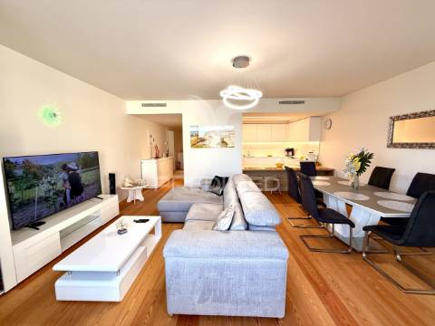 Apartamento t2 luxo, frente mar, bayline, armação de pêra