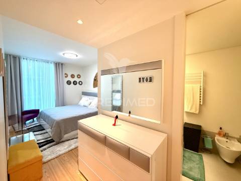 Apartamento t2 luxo, frente mar, bayline, armação de pêra
