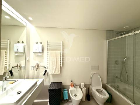 Apartamento t2 luxo, frente mar, bayline, armação de pêra