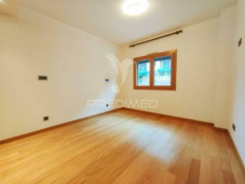 Exceente apartamento t2  com box em ramada, odivelas