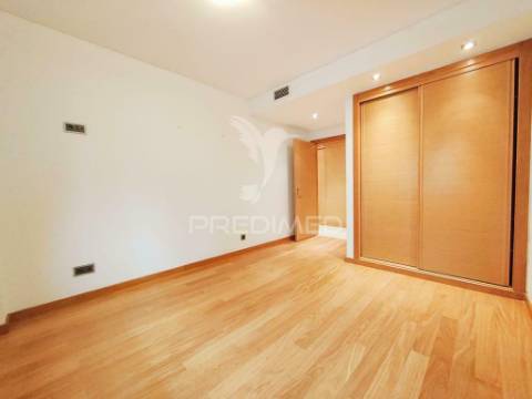 Exceente apartamento t2  com box em ramada, odivelas