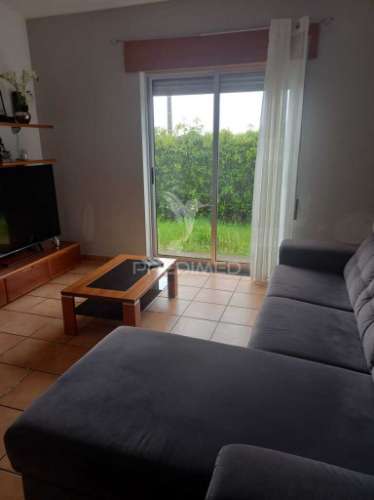 Casa térrea com excelente espaço exterior – 3 quartos