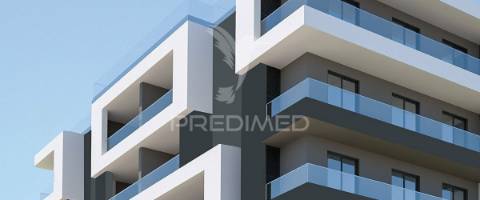 Apartamento t3 novo, piscina, 1km da praia, lagos algarve