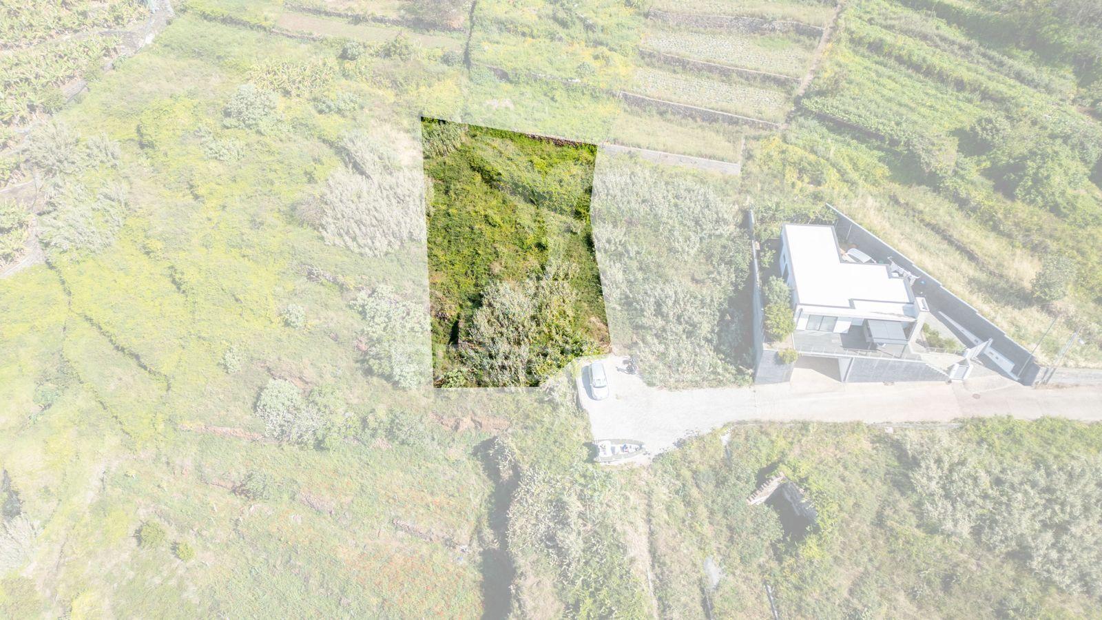 Terreno urbano de 600m2 no caniço - ilha da madeira
