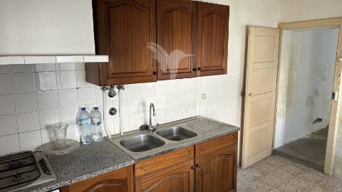 Moradia t4 com logradouro