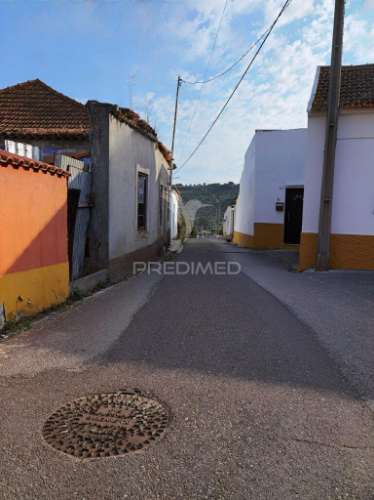 Moradia t2 para restaurar arneiro das milhariças / santarém