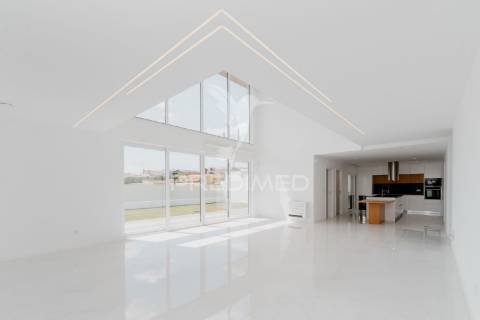 Moradia t3 moderna com acabamentos de luxo – pronta a habitar