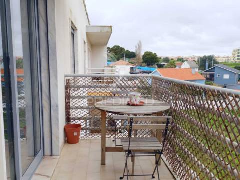 Apartamento t2 com parqueamento na agualva