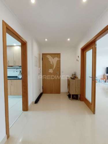Apartamento t2 com parqueamento na agualva