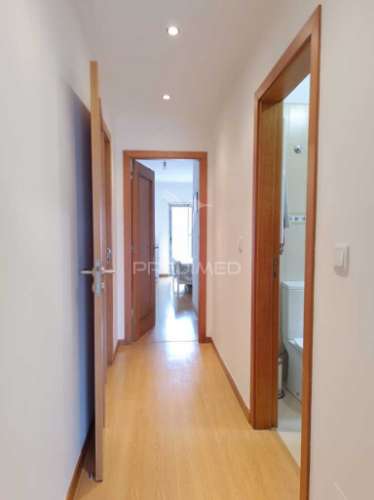 Apartamento t2 com parqueamento na agualva