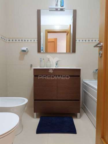 Apartamento t2 com parqueamento na agualva