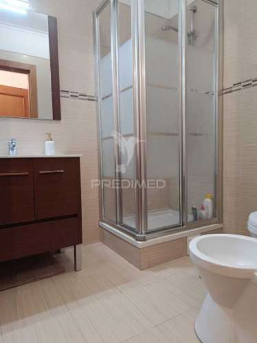 Apartamento t2 com parqueamento na agualva