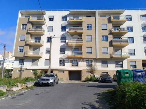 Apartamento t2 com parqueamento na agualva