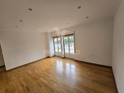 Apartamento t2 arrendamento urb. quinta lágrimas santa clara coimbra