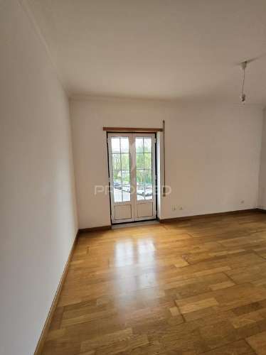 Apartamento t2 arrendamento urb. quinta lágrimas santa clara coimbra