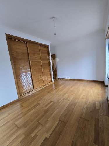 Apartamento t2 arrendamento urb. quinta lágrimas santa clara coimbra