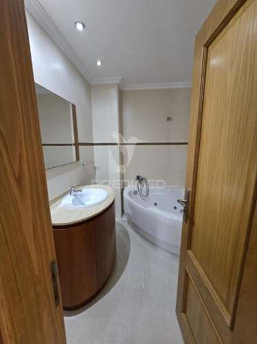 Apartamento t2 arrendamento urb. quinta lágrimas santa clara coimbra