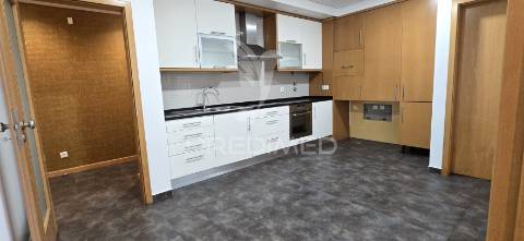 Apartamento t3 no montalvão