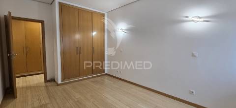Apartamento t3 no montalvão