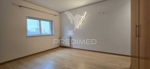 Apartamento t3 no montalvão