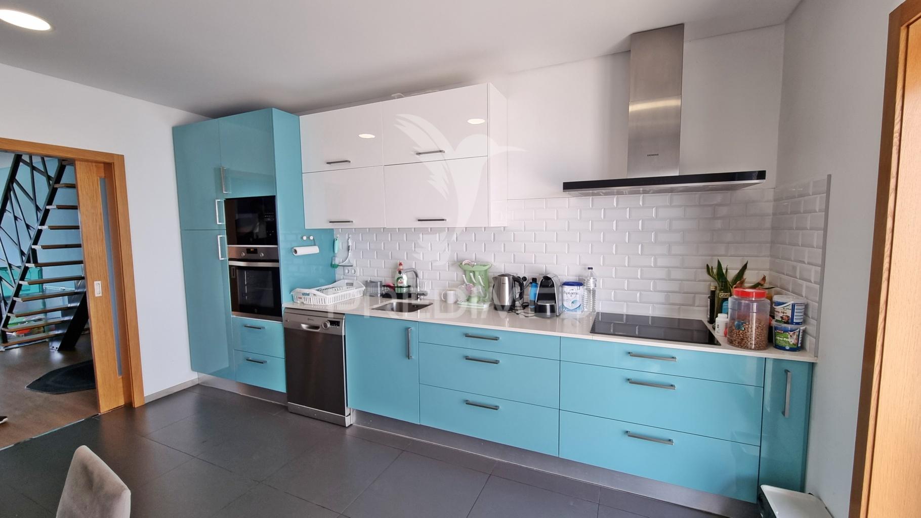 Vende-se moradia t3 em s. cosme, gondomar