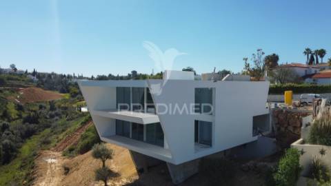 Moradia de luxo t3 em fase final de construção