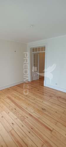 Apartamento t1 na travessa do olival, à lapa