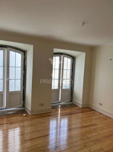 Apartamento t1 na travessa do olival, à lapa