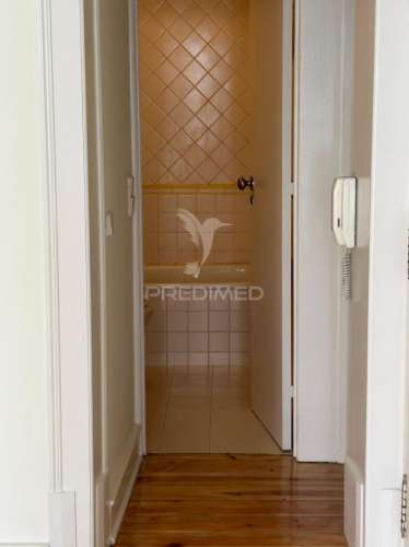 Apartamento t1 na travessa do olival, à lapa