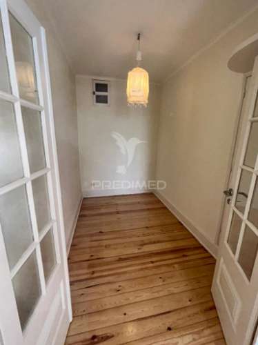 Apartamento t1 na travessa do olival, à lapa