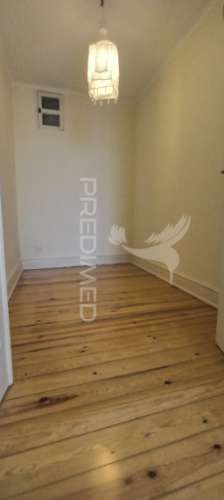 Apartamento t1 na travessa do olival, à lapa