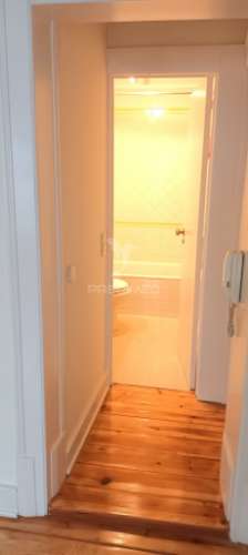 Apartamento t1 na travessa do olival, à lapa