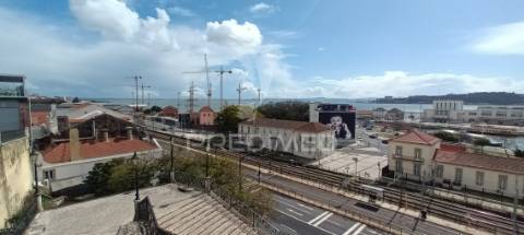 Apartamento t1 na travessa do olival, à lapa