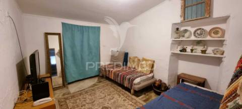 Monte alentejano, 21.750 m2, com casa tipica t4